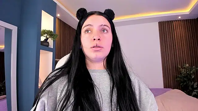 Snapshot of Lucy_Smith2 chatting on 01/21/25, 08:30 Lucy Smith2 online show from 01/21/25, 08:30