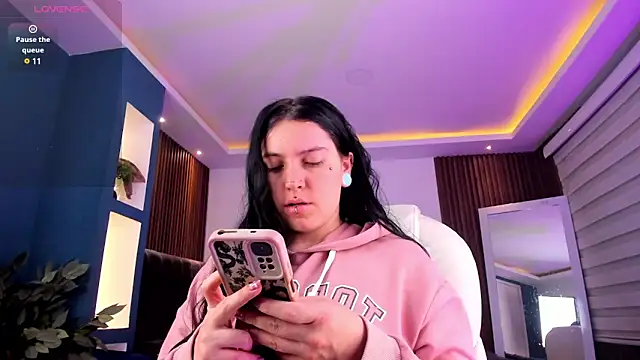 Snapshot of Lucy_Smith2 chatting on 02/26/25, 03:42 Lucy Smith2 online show from 02/26/25, 03:42