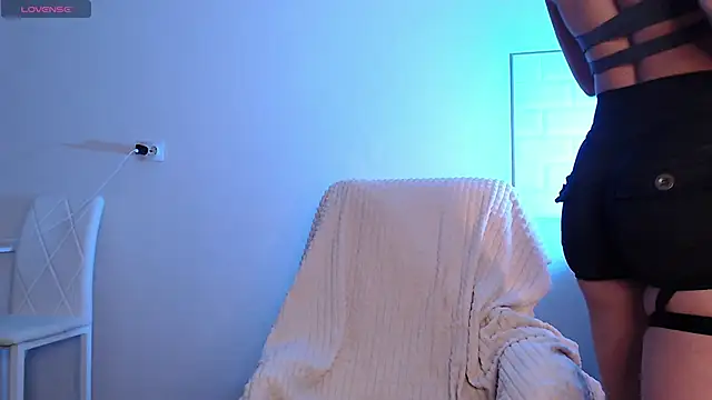 Eva Hailey  online show from 11/10/25, 04:11