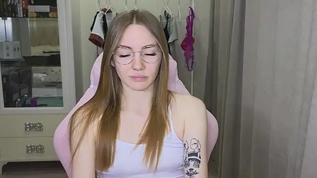 littlevildevil online show from 01/28/25, 11:17