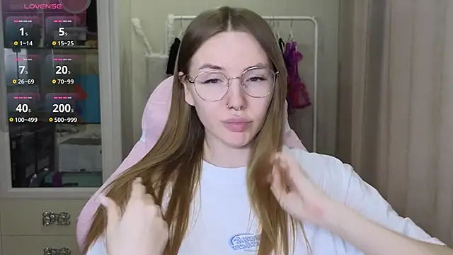 littlevildevil online show from 03/19/25, 11:06