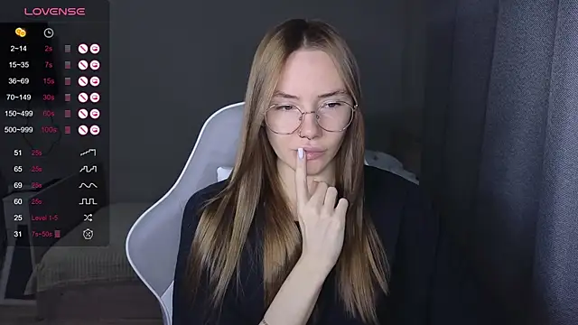 littlevildevil online show from 12/17/25, 09:04