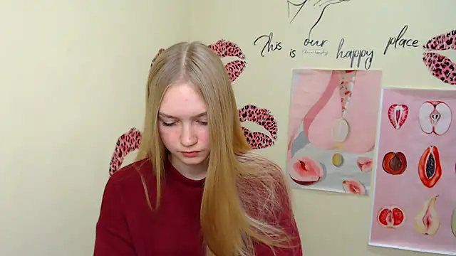 Snapshot of MademoiselleCl chatting on 12/14/24, 10:24 MademoiselleCl online show from 12/14/24, 10:24
