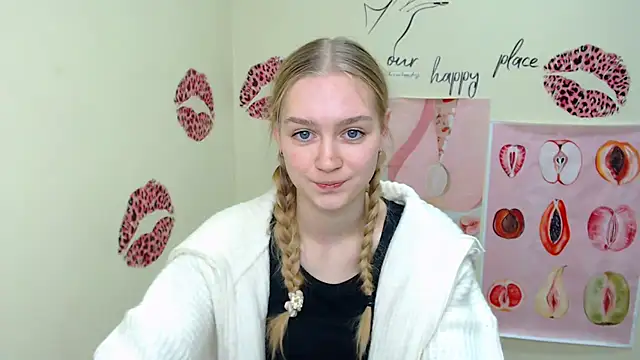 Snapshot of MademoiselleCl chatting on 12/16/24, 04:49 MademoiselleCl online show from 12/16/24, 04:49