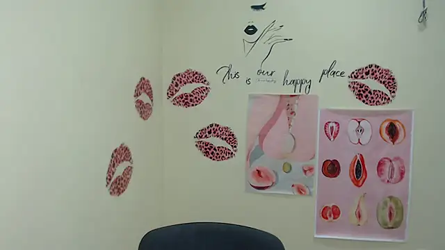 Snapshot of MademoiselleCl chatting on 01/19/25, 07:04 MademoiselleCl online show from 01/19/25, 07:04