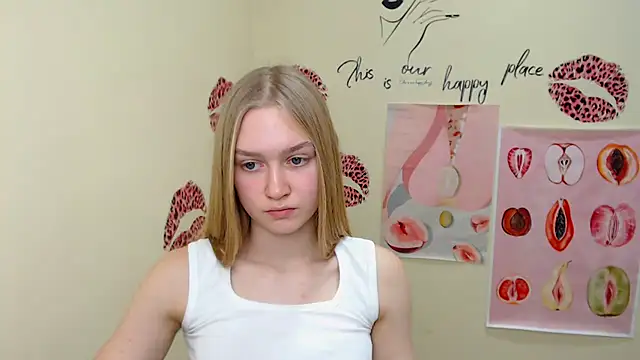 Snapshot of MademoiselleCl chatting on 02/02/25, 10:24 MademoiselleCl online show from 02/02/25, 10:24