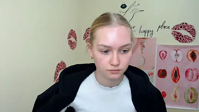 Snapshot of MademoiselleCl chatting on 02/04/25, 10:32 MademoiselleCl online show from 02/04/25, 10:32