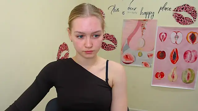 Snapshot of MademoiselleCl chatting on 02/16/25, 10:21 MademoiselleCl online show from 02/16/25, 10:21