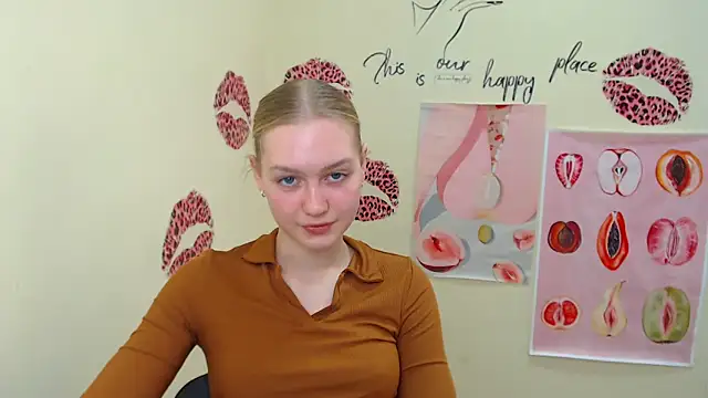 Snapshot of MademoiselleCl chatting on 02/19/25, 10:23 MademoiselleCl online show from 02/19/25, 10:23