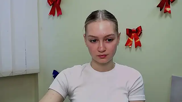 Snapshot of MademoiselleCl chatting on 02/25/25, 07:42 MademoiselleCl online show from 02/25/25, 07:42