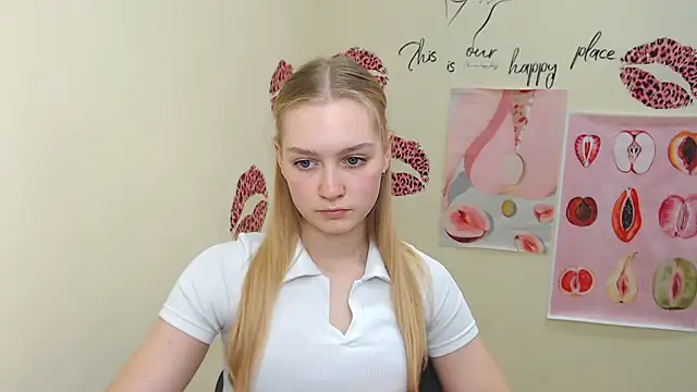 Snapshot of MademoiselleCl chatting on 02/27/25, 10:37 MademoiselleCl online show from 02/27/25, 10:37