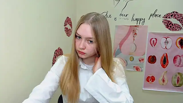Snapshot of MademoiselleCl chatting on 03/08/25, 07:27 MademoiselleCl online show from 03/08/25, 07:27