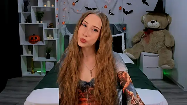 AlexaHarmon online show from 10/22/25, 06:35