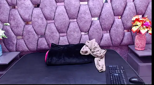 Snapshot of EmilyyEvans_ chatting on 12/06/24, 04:38 EmilyyEvans online show from 12/06/24, 04:38