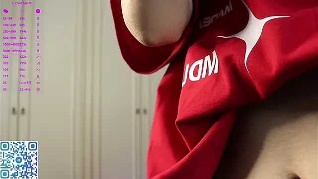 Snapshot of Weeedli chatting on 03/07/25, 07:08 Weeedli online show from 03/07/25, 07:08