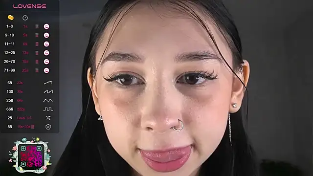 Snapshot of AislyEmbury chatting on 10/26/25, 05:35 AislyEmbury online show from 10/26/25, 05:35