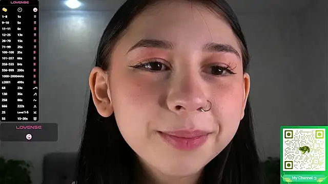 Snapshot of AislyEmbury chatting on 11/25/25, 04:45 AislyEmbury online show from 11/25/25, 04:45