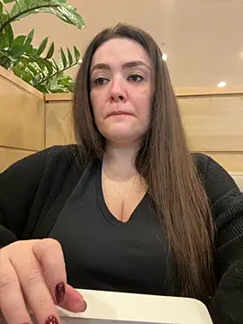 Sophie Eaton online show from 10/30/25, 08:31