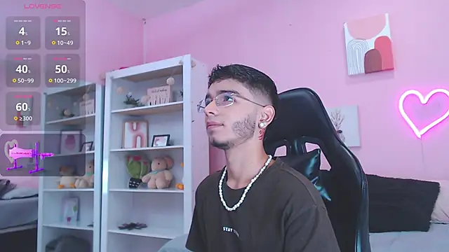 Ian Castillo  online show from 01/29/25, 11:09