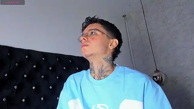 Ian Castillo  online show from 10/21/25, 11:11