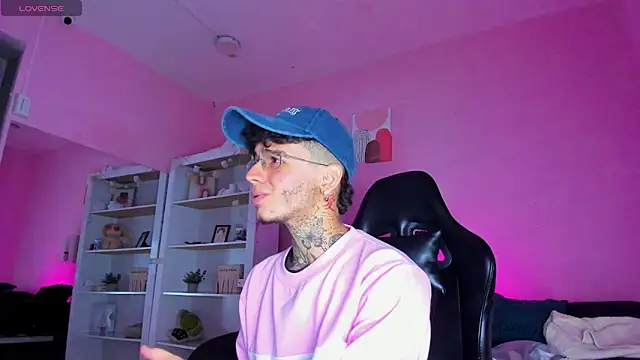 Ian Castillo  online show from 12/15/25, 11:25