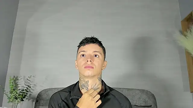 Snapshot of Ian_Castillo_ chatting on 05/22/26, 11:05 Ian Castillo online show from 05/22/26, 11:05