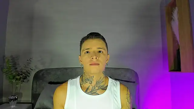 Snapshot of Ian_Castillo_ chatting on 06/12/26, 11:09 Ian Castillo online show from 06/12/26, 11:09