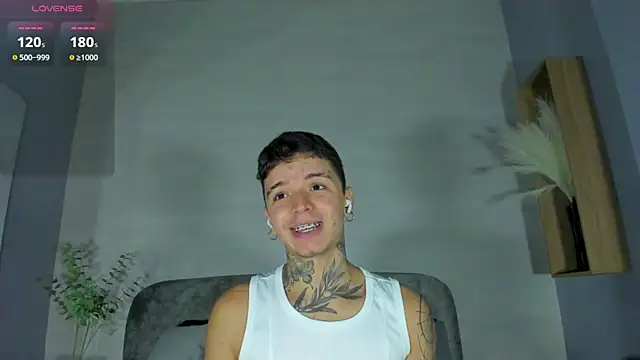 Snapshot of Ian_Castillo_ chatting on 07/22/26, 11:13 Ian Castillo online show from 07/22/26, 11:13