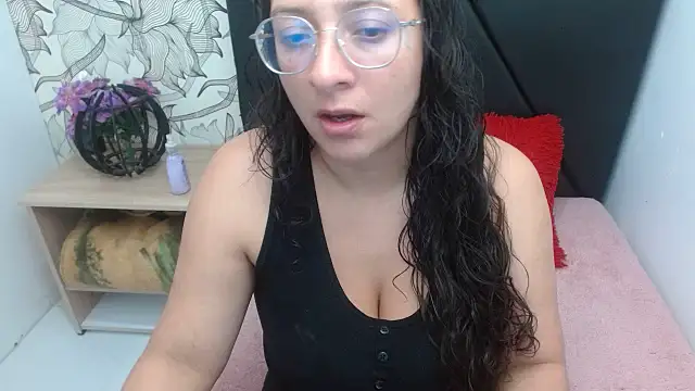 Snapshot of sarax_ximena chatting on 05/15/26, 05:47 sarax ximena online show from 05/15/26, 05:47