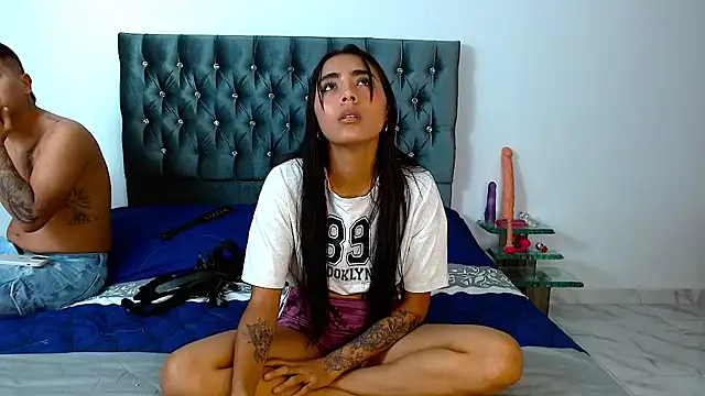 AntonellaAndNoah online show from 04/21/26, 06:31