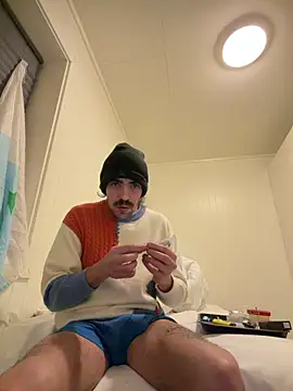 wolfwhite95 online show from 03/03/26, 12:17