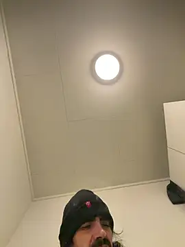 wolfwhite95 online show from 03/09/26, 06:23