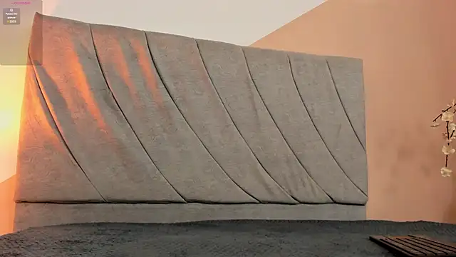 aprildreams19 online show from 01/06/25, 08:39