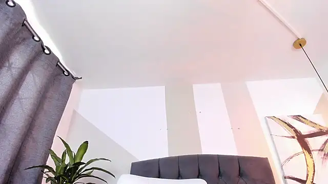 aprildreams19 online show from 02/20/25, 03:30