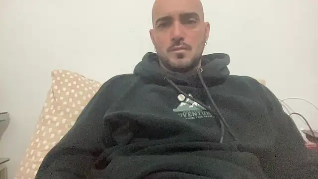 alessandromori91 online show from 01/12/26, 06:40