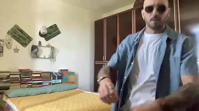 alessandromori91 online show from 04/19/26, 10:47