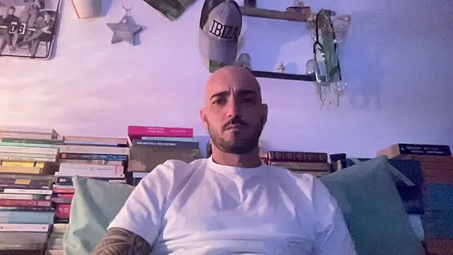 alessandromori91 online show from 04/19/26, 11:07