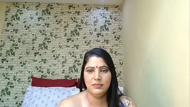 Snapshot of XIndianintimacy chatting on 06/11/26, 01:49 XIndianintimacy online show from 06/11/26, 01:49