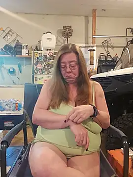 MsShelby40 online show from 06/05/26, 07:41