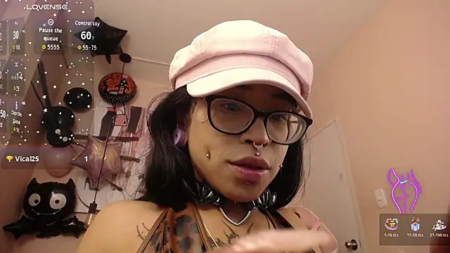 Violetta Suky online show from 10/30/25, 01:56