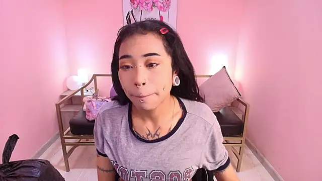 Violetta Suky online show from 11/02/25, 01:57