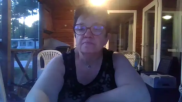 Snapshot of Vandeae44 chatting on 05/21/26, 07:43 Vandeae44 online show from 05/21/26, 07:43