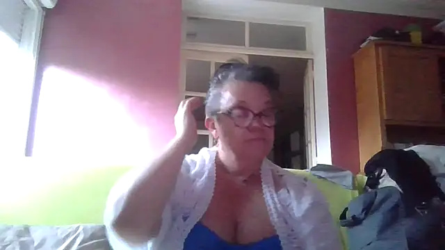 Snapshot of Vandeae44 chatting on 07/23/26, 07:45 Vandeae44 online show from 07/23/26, 07:45