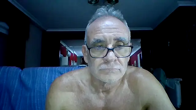 Snapshot of maduroguapo chatting on 09/11/25, 08:42 maduroguapo online show from 09/11/25, 08:42