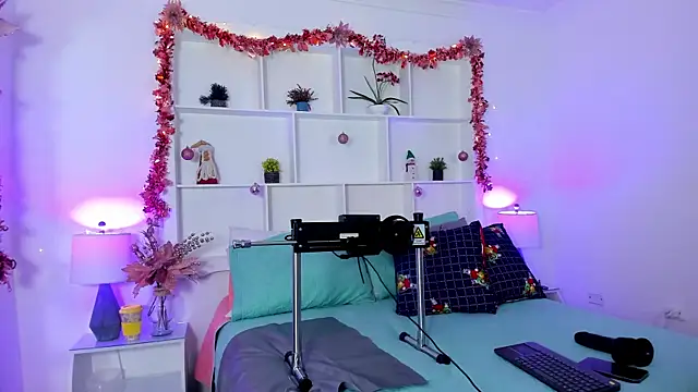 Jenifer Diaz online show from 12/18/24, 12:51