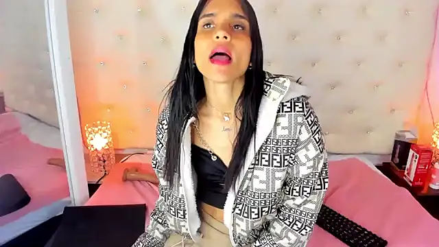 sophie pariss online show from 02/11/25, 08:05