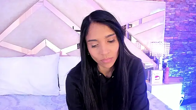 sophie pariss online show from 10/09/25, 02:20