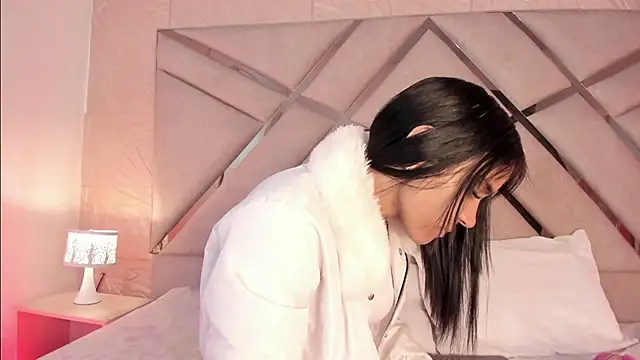 sophie pariss online show from 04/22/26, 02:58