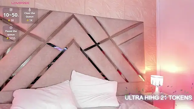 sophie pariss online show from 04/24/26, 04:26