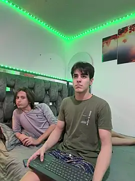 Alex and Fabian online show from 03/11/26, 05:46